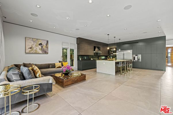 Interior, Kitchen, Living room, Pendant Lights, Recessed Lighting, Stainless Steel Appliances