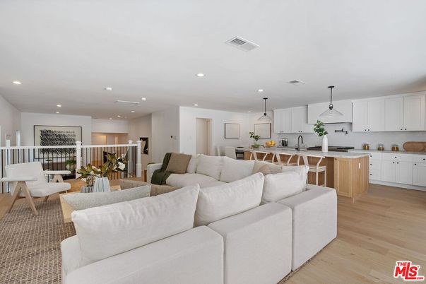 Dining room, Interior, Kitchen, Living room, Pendant Lights, Recessed Lighting, Wood Texture Flooring