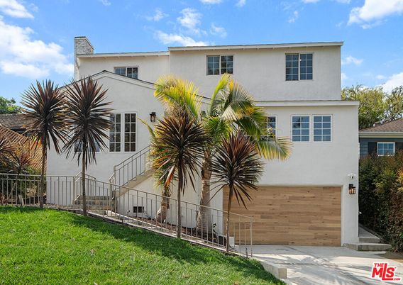 Attached, Backyard, Exterior, Facade, Modern