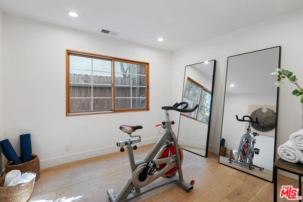 Fitness Equipment, Interior, Recessed Lighting, Wood Texture Flooring