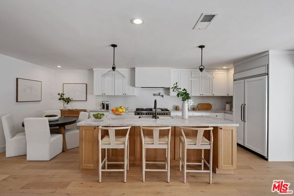 Dining room, Interior, Kitchen, Pendant Lights, Recessed Lighting, Wood Texture Flooring