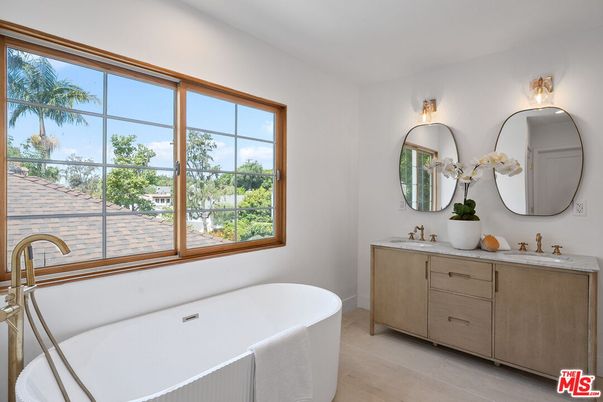 Bathroom, Dual Sink Vanities, Free Standing Baths, Interior