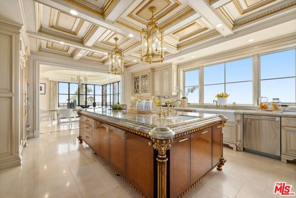 Chandelier, Dining room, Interior, Kitchen, Recessed Lighting, Stainless Steel Appliances