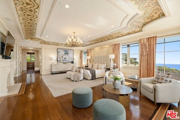 Bedroom, Chandelier, Interior, Living room, Recessed Lighting, Water, Wood Texture Flooring