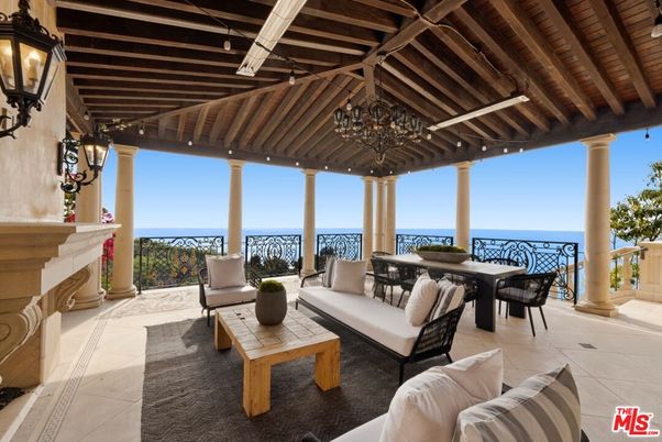 Exterior, Living room, Recessed Lighting, Water, Wooden Ceilings
