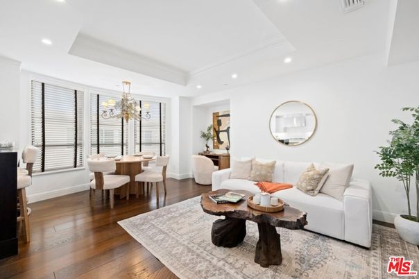 Chandelier, Dining room, Interior, Living room, Recessed Lighting, Wood Texture Flooring