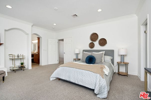 Bedroom, Interior, Recessed Lighting