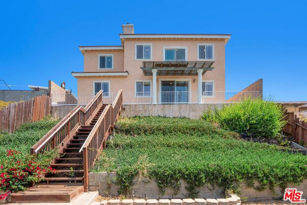 Backyard, Exterior, Facade, Mediterranean