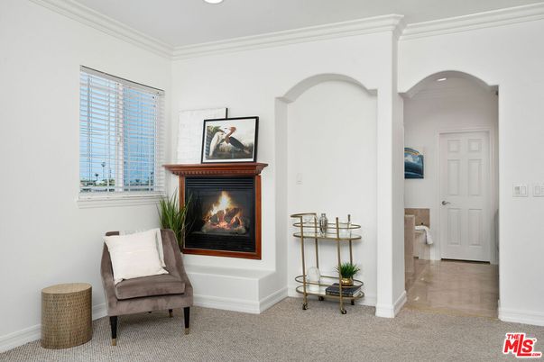 Fireplace, Interior, Recessed Lighting
