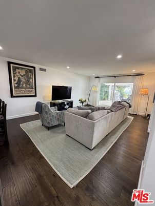 Interior, Living room, Pendant Lights, Recessed Lighting, Wood Texture Flooring