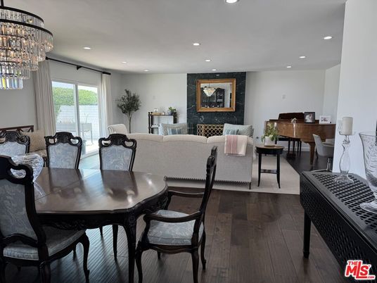 Chandelier, Dining room, Interior, Living room, Piano, Recessed Lighting, Wood Texture Flooring