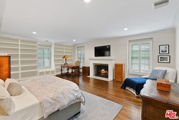 Bedroom, Dining room, Fireplace, Interior, Recessed Lighting, Wood Texture Flooring