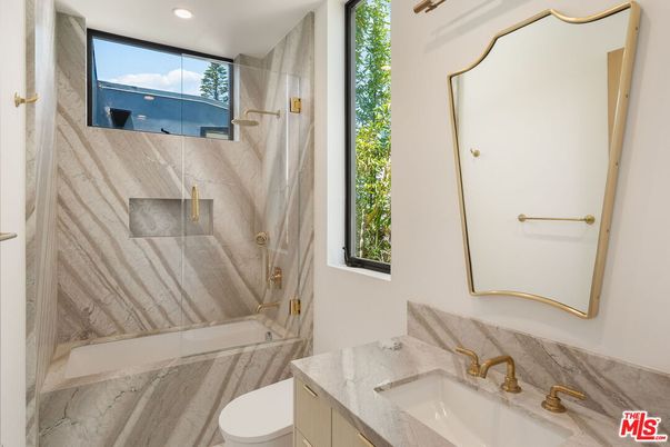 Bathroom, Interior, Marble, Marble Walls, Recessed Lighting