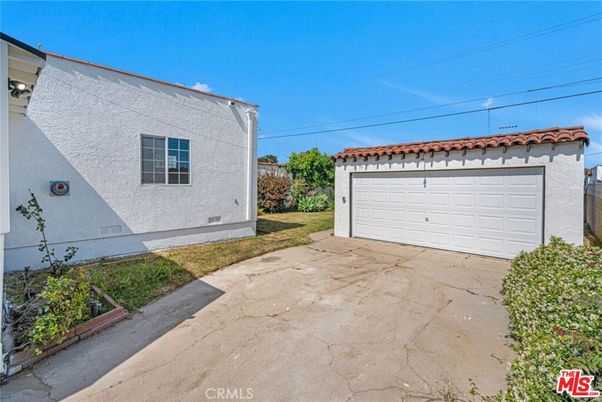 Detached Garage, Exterior