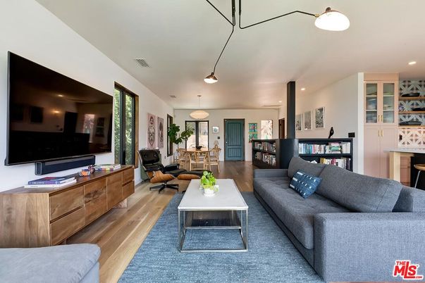 Interior, Living room, Pendant Lights, Recessed Lighting, Wood Texture Flooring
