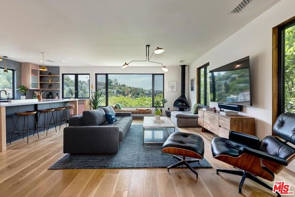 Interior, Living room, Pendant Lights, Recessed Lighting, Wood Texture Flooring