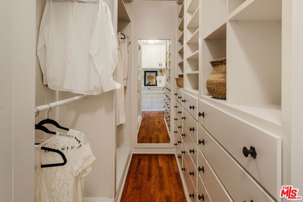 Interior, Walk-in Closets, Wood Texture Flooring