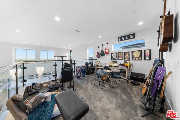 Fitness Equipment, Interior, Recessed Lighting