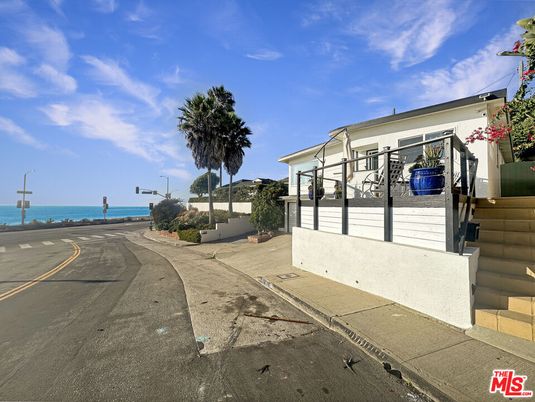 Exterior, Water