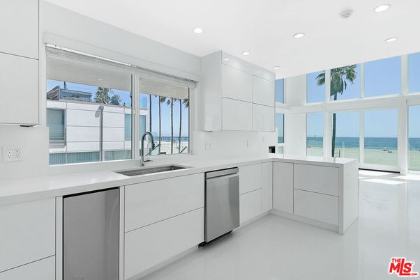 Interior, Kitchen, Recessed Lighting, Water
