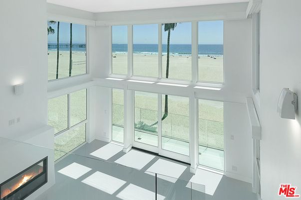 Fireplace, Interior, Water