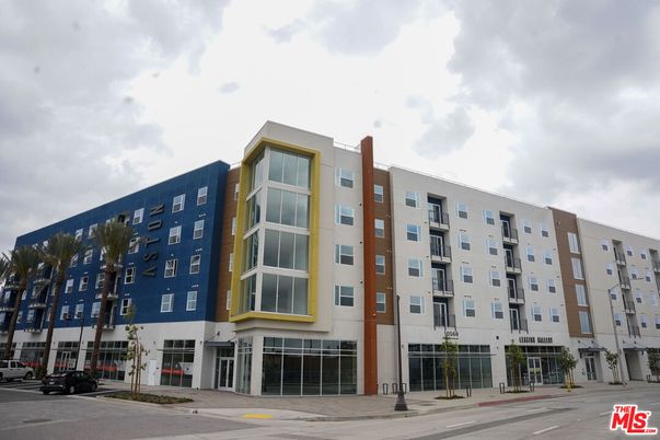 Exterior, Facade, Condo Building