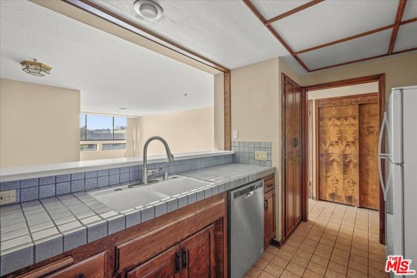Interior, Kitchen, Tile Countertops