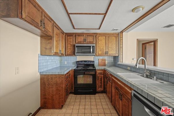 Interior, Kitchen, Tile Countertops