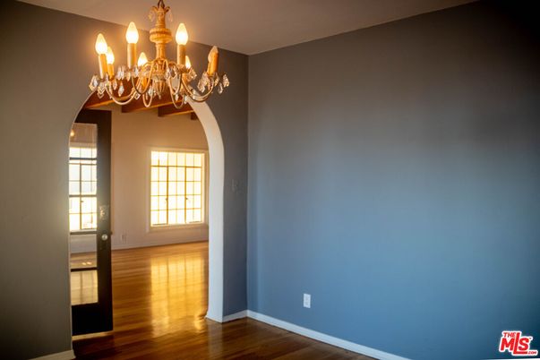 Chandelier, Empty room, Interior, Wood Texture Flooring