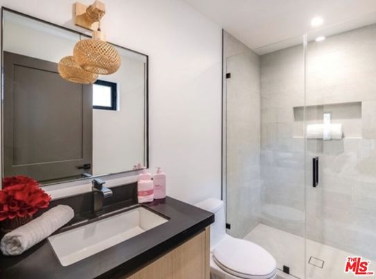 Bathroom, Glass Shower, Interior, Pendant Lights, Recessed Lighting