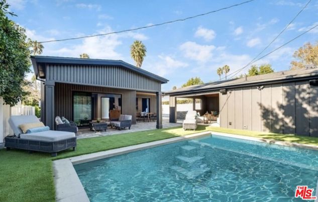 Backyard, Exterior, Pool