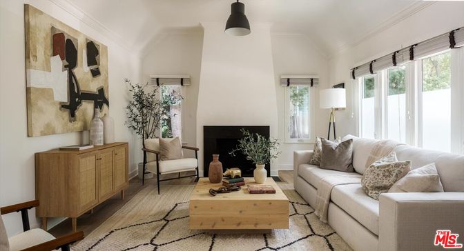 Fireplace, Interior, Living room