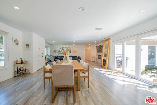 Dining room, Interior, Recessed Lighting, Wood Texture Flooring