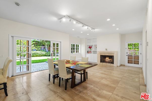 Dining room, Fireplace, Interior, Recessed Lighting