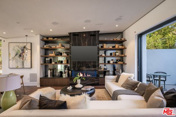 Fireplace, Interior, Living room, Recessed Lighting