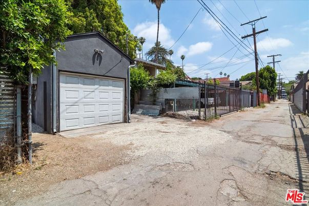 Backyard, Detached Garage, Exterior