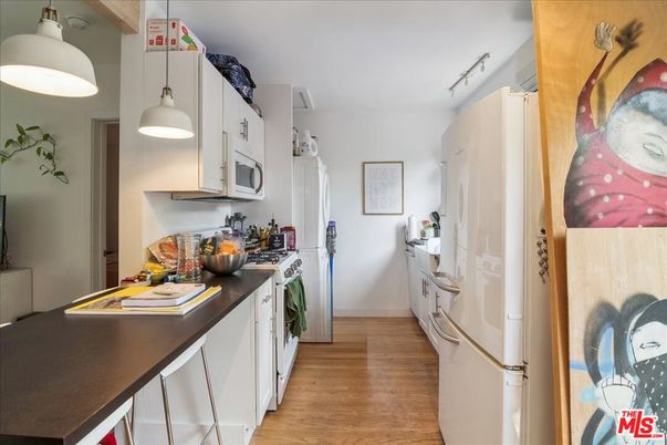 Interior, Kitchen, Pendant Lights, Wood Texture Flooring