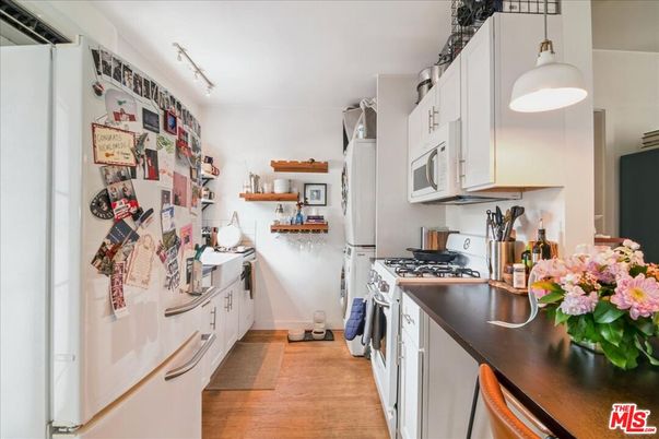 Interior, Kitchen, Pendant Lights, Wood Texture Flooring