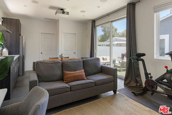 Fitness Equipment, Interior, Living room, Recessed Lighting