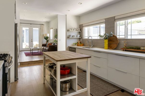 Interior, Kitchen, Living room, Recessed Lighting, Wood Texture Flooring