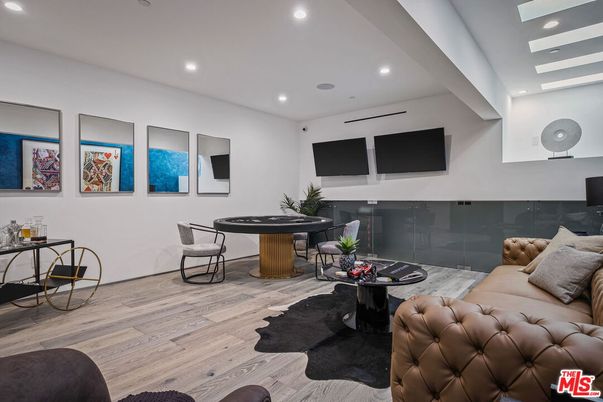 Interior, Recessed Lighting, Wood Texture Flooring