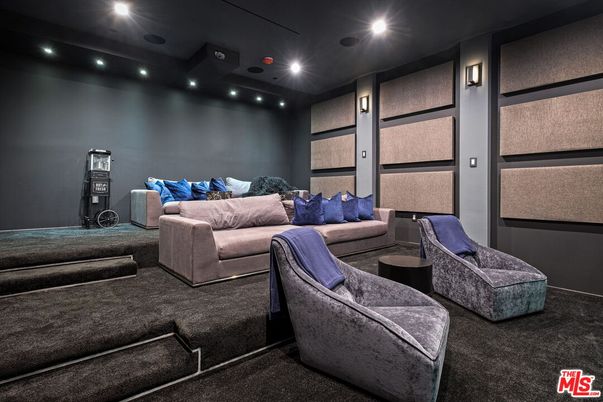 Interior, Living room, Projection Screen, Recessed Lighting, Theatre Room