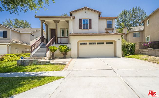 Attached, Exterior, Facade, Mediterranean