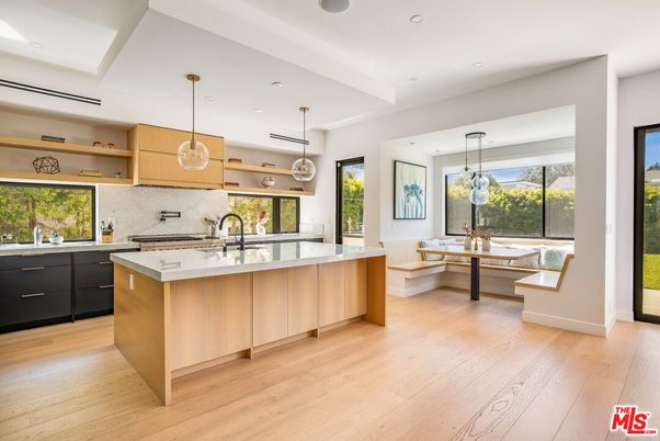 Dining room, Interior, Kitchen, Pendant Lights, Recessed Lighting, Wood Texture Flooring