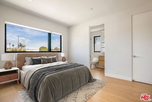 Bathroom, Bedroom, Interior, Recessed Lighting, Wood Texture Flooring