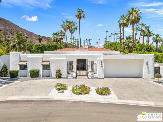 Attached, Exterior, Facade, Ranch