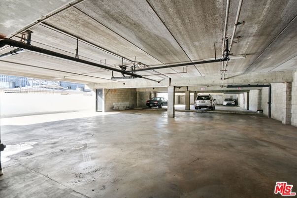 Garage, Interior, Stone Walls