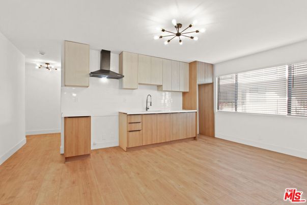 Interior, Kitchen, Pendant Lights, Wood Texture Flooring