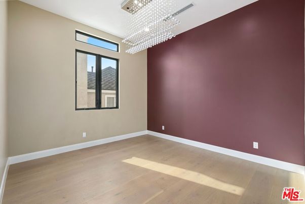 Chandelier, Empty room, Interior, Wood Texture Flooring