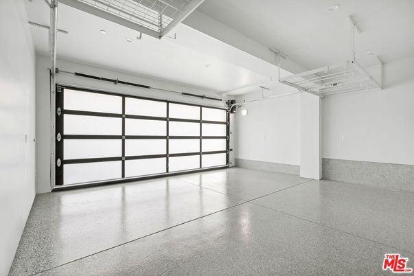 Garage, Interior